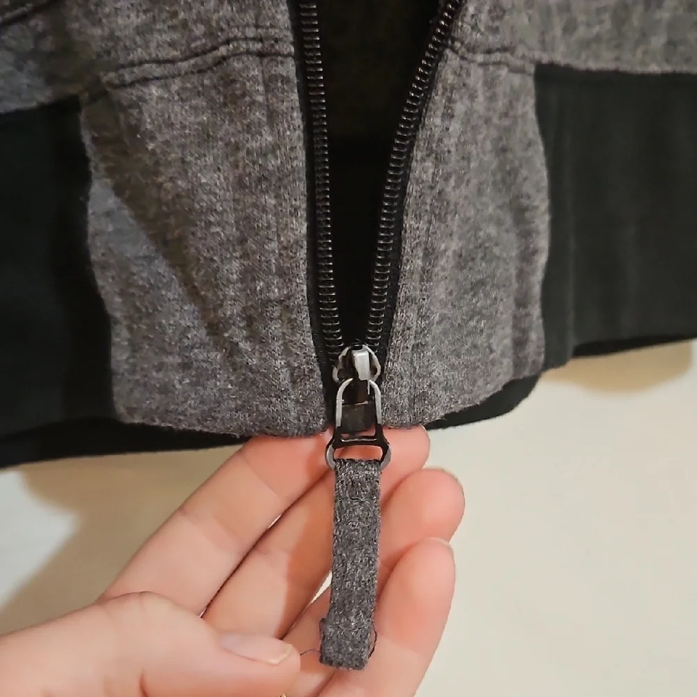 Billabong Charcoal and Black Zip-Up Hoodie - Picture 5 of 11